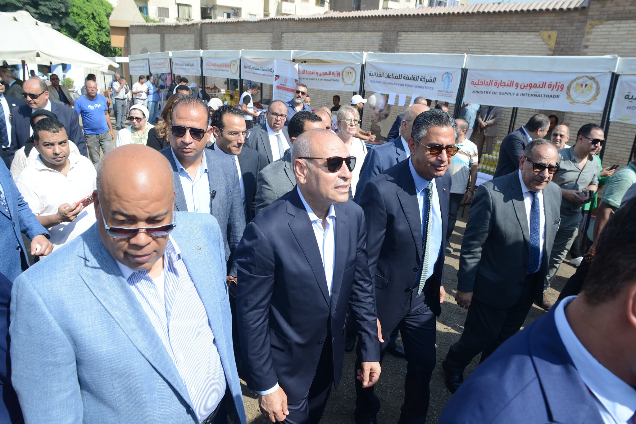 قد تكون صورة ‏‏‏٦‏ أشخاص‏ و‏نص‏‏