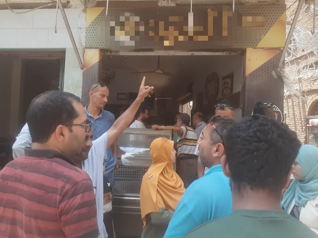 قد تكون صورة ‏‏٣‏ أشخاص‏